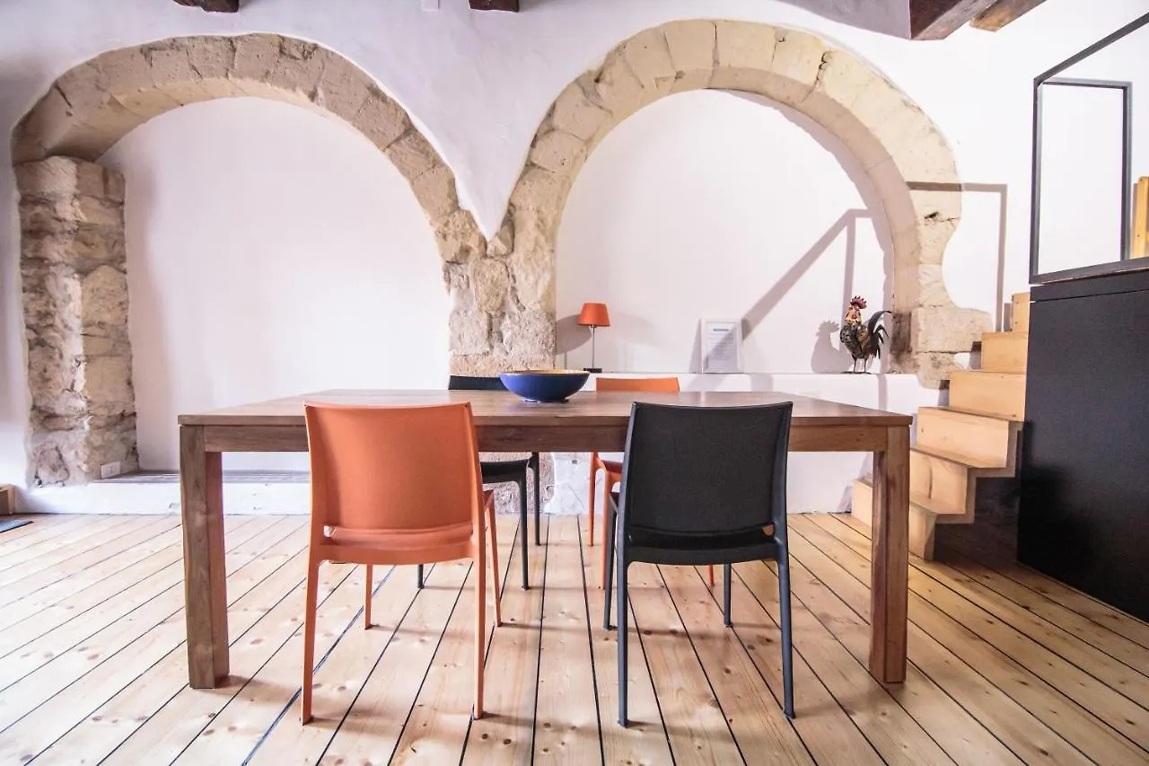 Appartamento Scuderie Reali - Loft in Castello, old town Cagliari